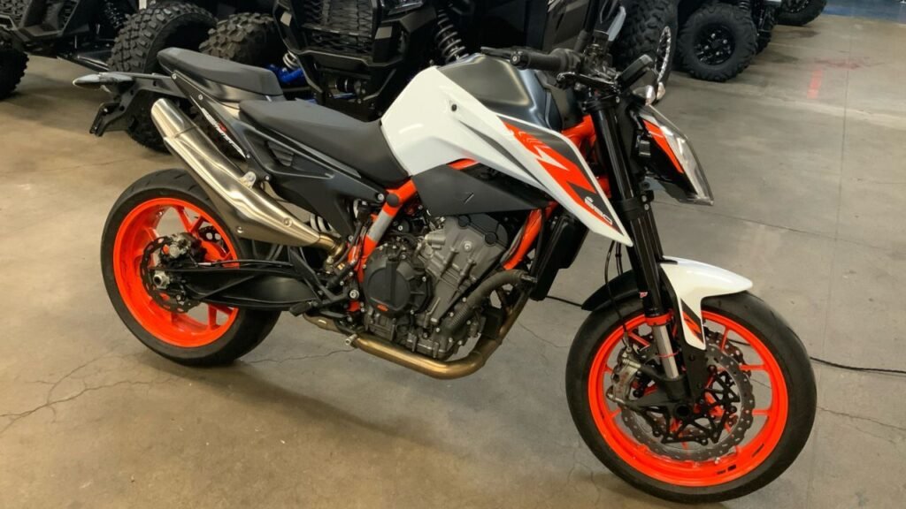 KTM 890 Duke R